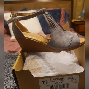Gray Kedzie wedge shoes/sandals